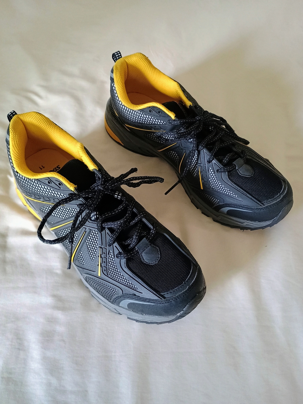 STARTER Men's Black and Yellow Athletic Sneakers